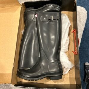 Hunter boots size 9